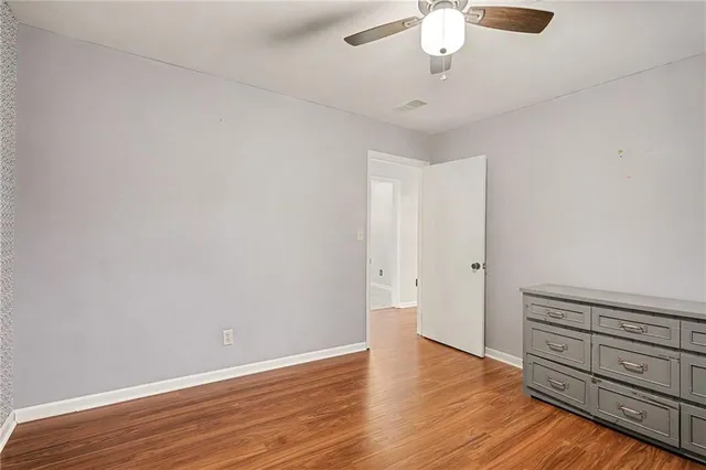 a view of a livingroom with an empty space