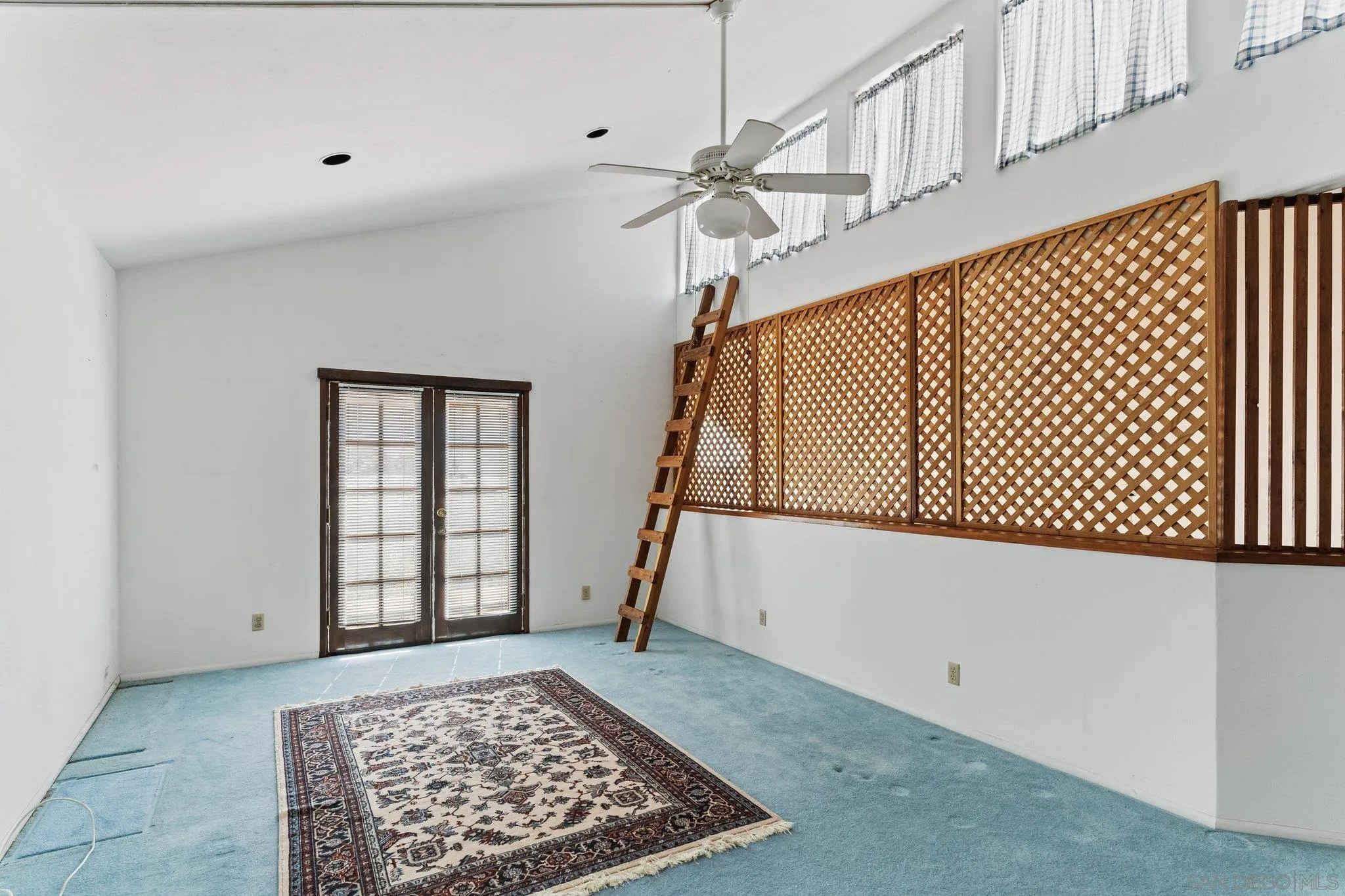 9202 Moon Ridge Road Fallbrook, CA 92028 - Photo 25 of 44 a view of an entryway with a window