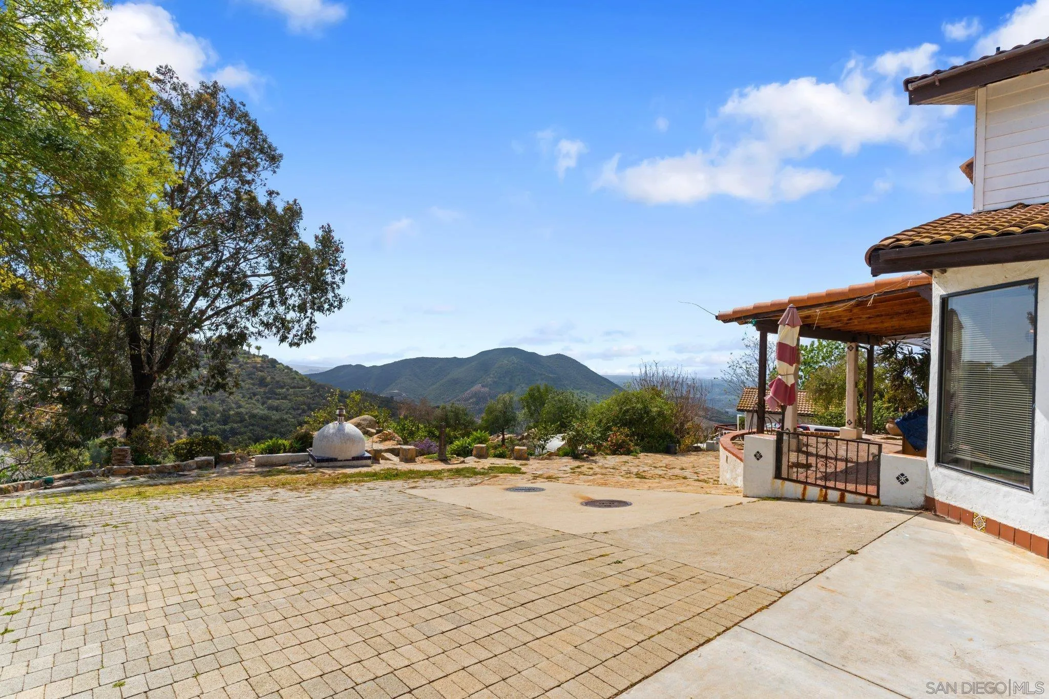9202 Moon Ridge Road Fallbrook, CA 92028 - Photo 29 of 44 a view of outdoor space with trees