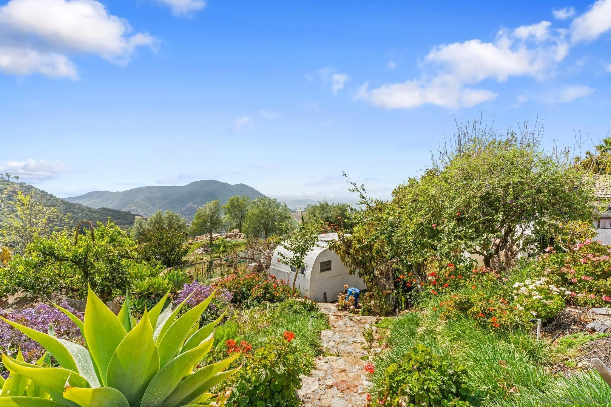 9202 Moon Ridge Road Fallbrook, CA 92028 - Photo 32 of 44 a view of a city