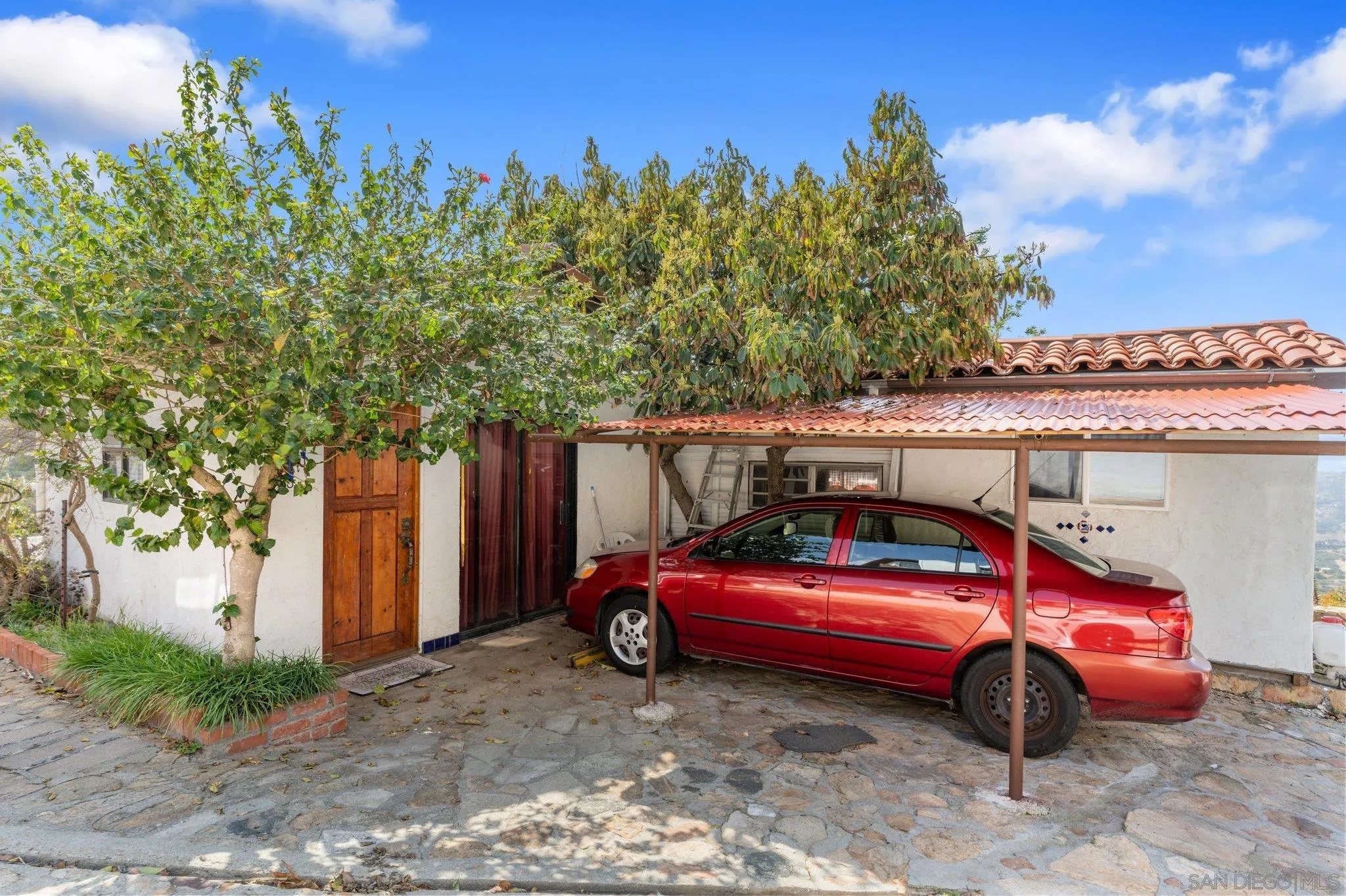 9202 Moon Ridge Road Fallbrook, CA 92028 - Photo 34 of 44 a view of a car in garage