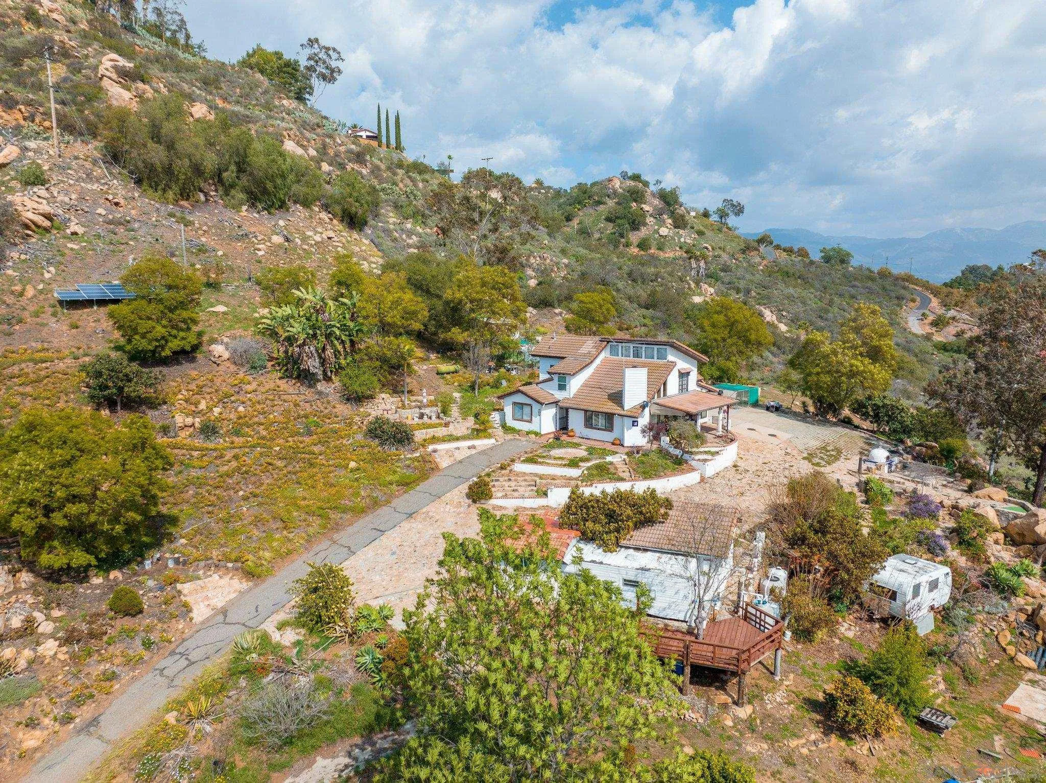 9202 Moon Ridge Road Fallbrook, CA 92028 - Photo 10 of 44 a view of city and ocean
