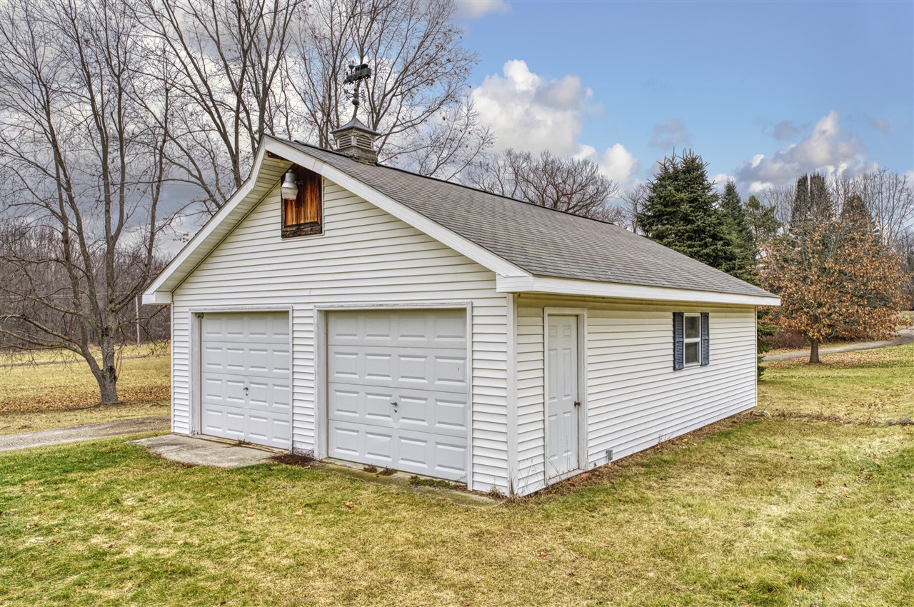 1809 South Kane Road Stockbridge, MI 49285 - Photo 16 of 46