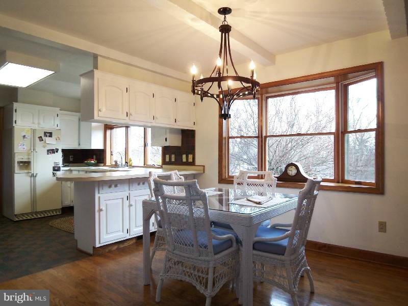 1602 Pious Ridge Road Berkeley Springs, WV 25411 - Photo 15 of 30 Breakfast Area