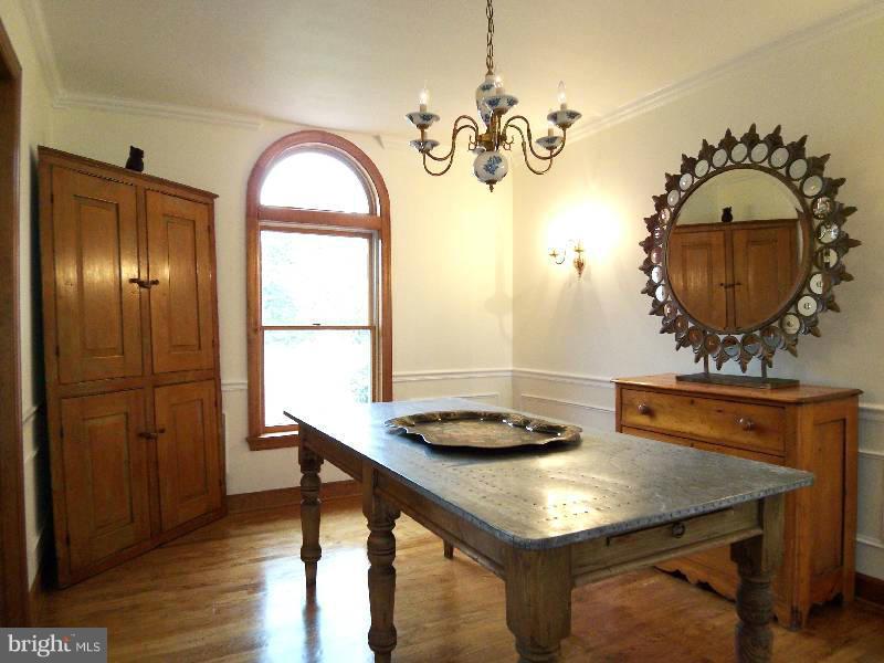 1602 Pious Ridge Road Berkeley Springs, WV 25411 - Photo 16 of 30 Dining Room