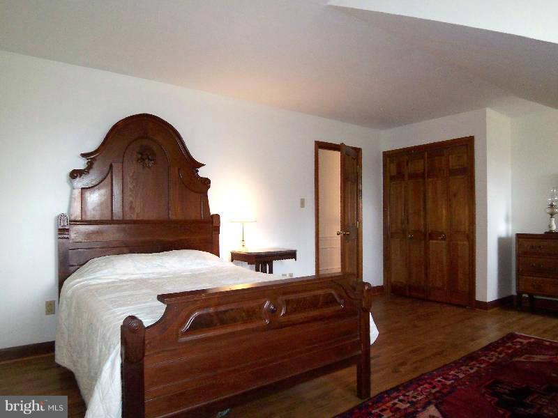 1602 Pious Ridge Road Berkeley Springs, WV 25411 - Photo 27 of 30 Bedroom