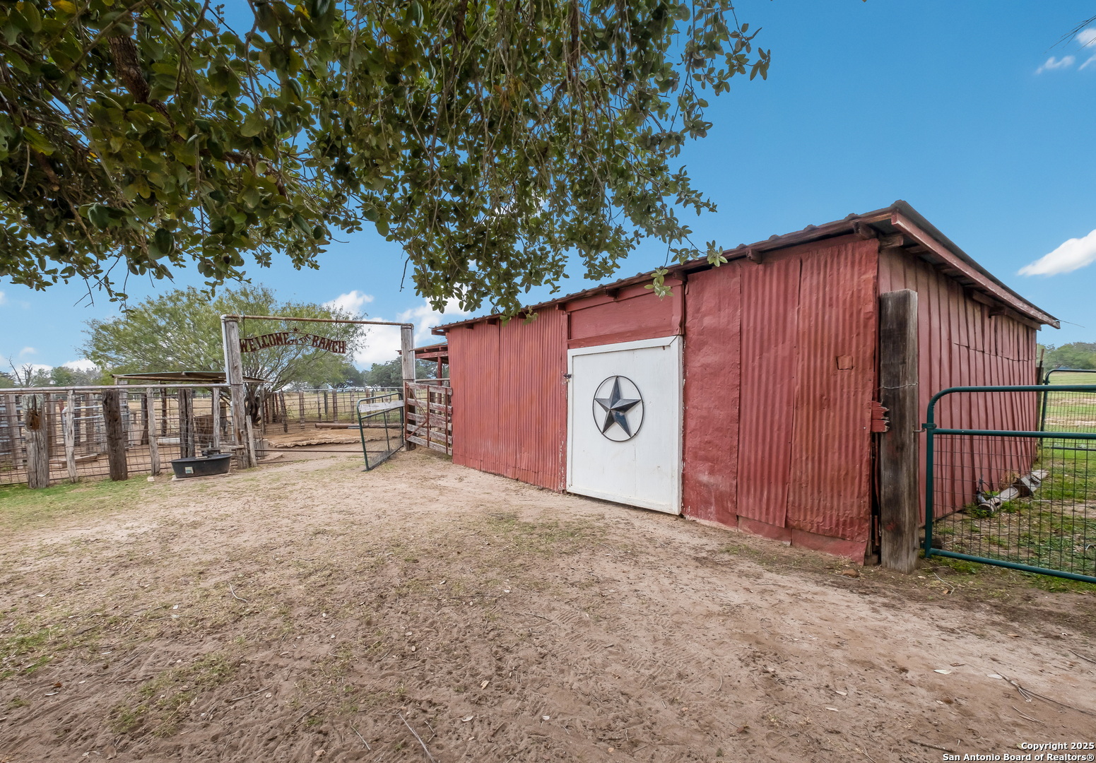 461 Highway 173 Devine, TX 78016 - Photo 22 of 27