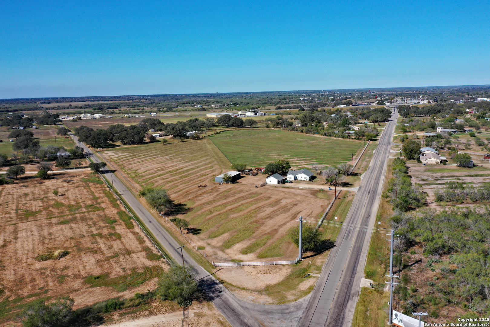 461 Highway 173 Devine, TX 78016 - Photo 26 of 27