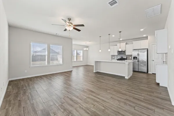 $2,300 | 1214 Mira Mar Court, Rosharon, TX 77583