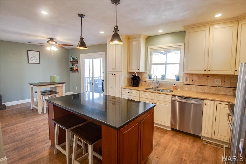 2019 Raintree Trail Collinsville, IL 62234 - Photo 22 of 67