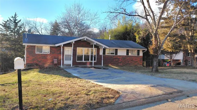 $2,100 | 40 Frontier Trail, Fenton, MO 63026