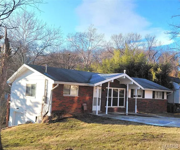 $2,100 | 40 Frontier Trail, Fenton, MO 63026