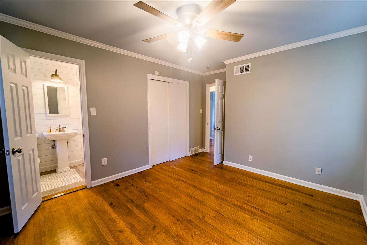 1570 Ivy Road Memphis, TN 38117 - Photo 17 of 25