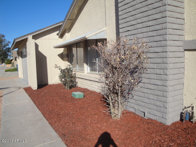 4234 East Apollo Road Phoenix, AZ 85042 - Photo 2 of 33 Front of home 2