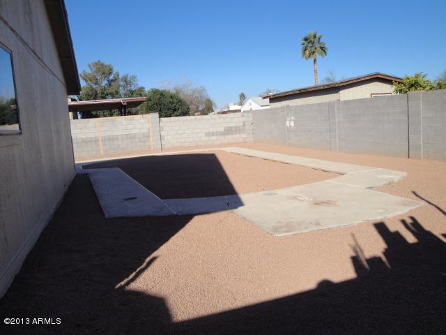 4234 East Apollo Road Phoenix, AZ 85042 - Photo 27 of 33 Back yard