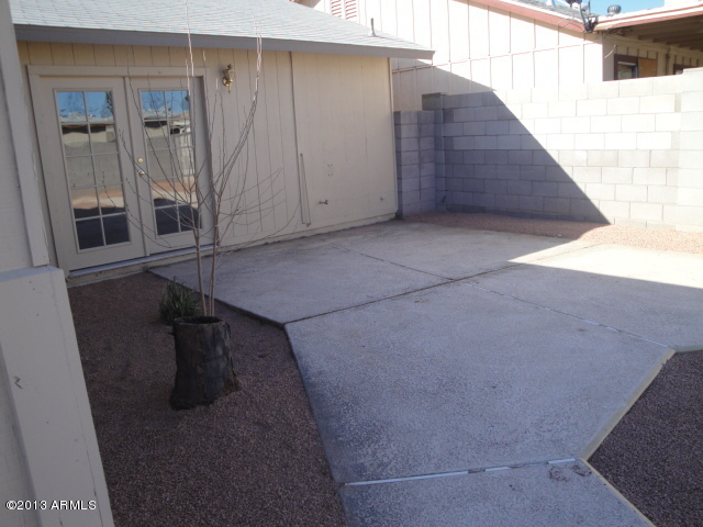 4234 East Apollo Road Phoenix, AZ 85042 - Photo 28 of 33 Back patio