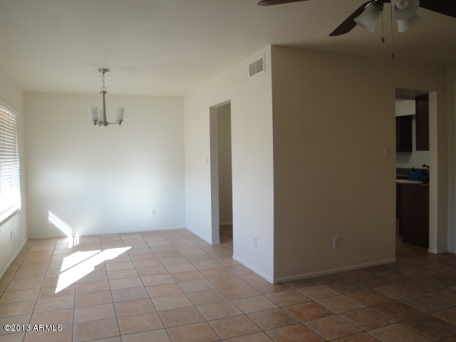 4234 East Apollo Road Phoenix, AZ 85042 - Photo 5 of 33 View of DR/Kit from LR
