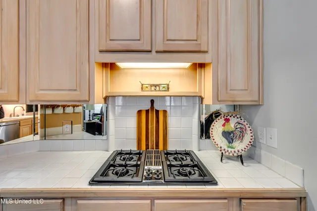 $370,000 | 221 Bayview Drive, Madison, MS 39110