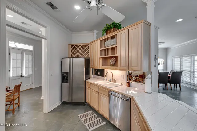 $370,000 | 221 Bayview Drive, Madison, MS 39110