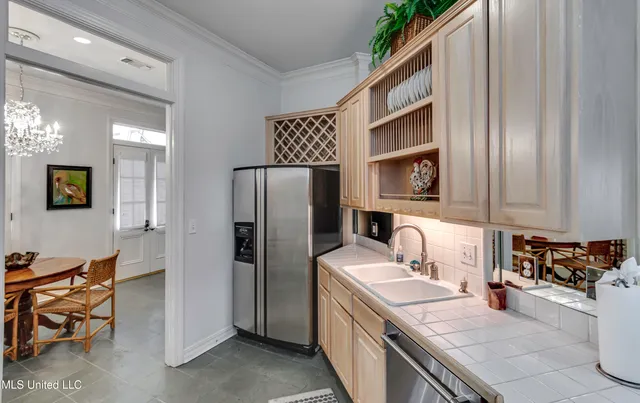 $370,000 | 221 Bayview Drive, Madison, MS 39110