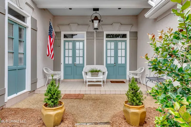 $370,000 | 221 Bayview Drive, Madison, MS 39110