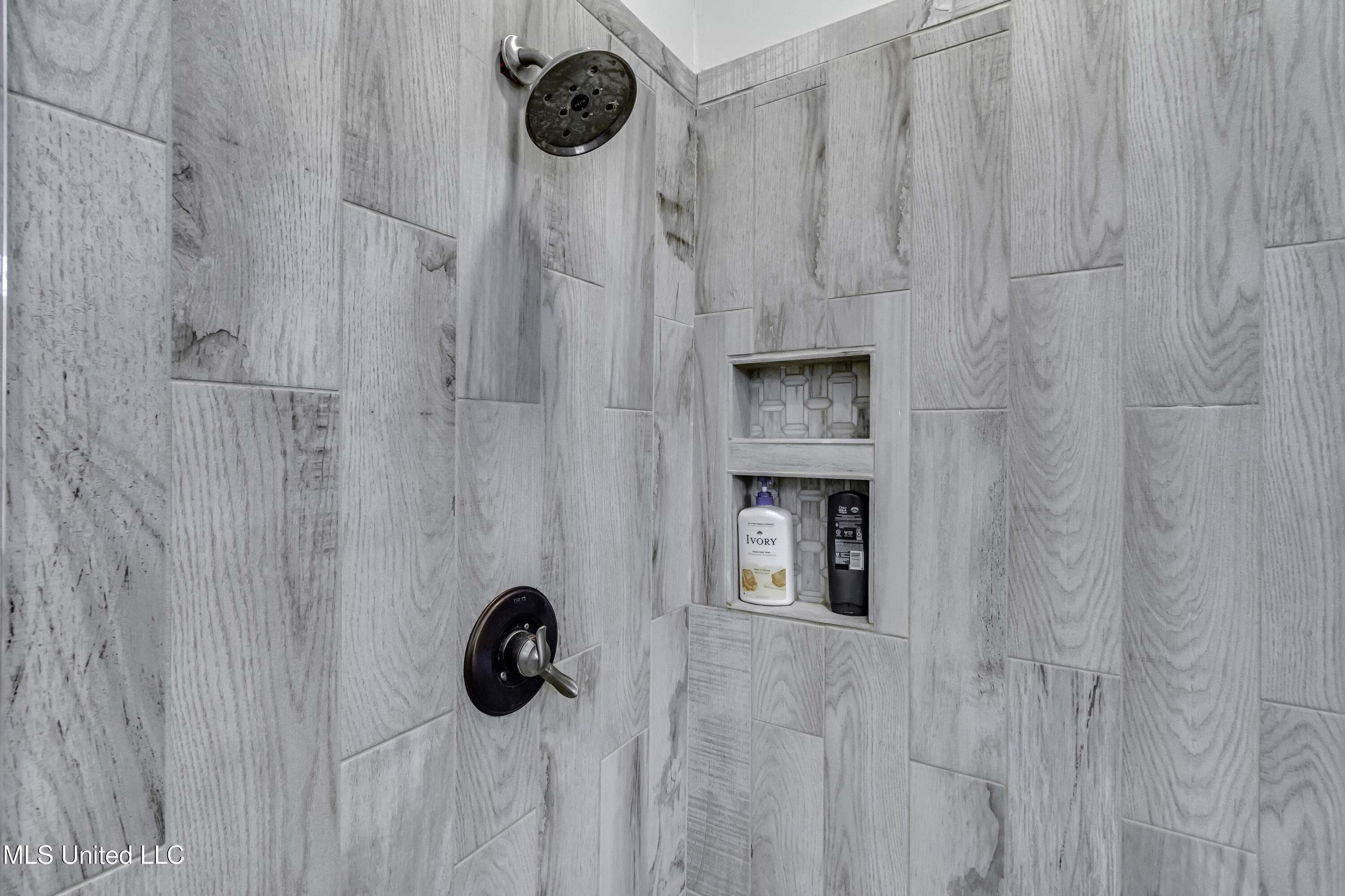 221 Bayview Drive Madison, MS 39110 - Photo 32 of 61 221 Bayview--60