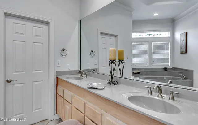 $370,000 | 221 Bayview Drive, Madison, MS 39110