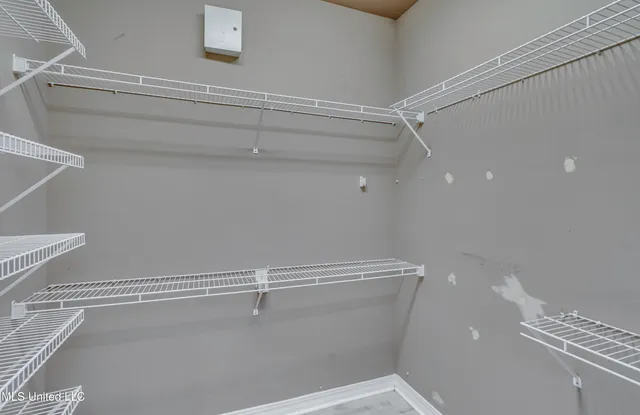 $370,000 | 221 Bayview Drive, Madison, MS 39110