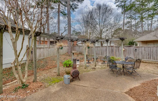 $370,000 | 221 Bayview Drive, Madison, MS 39110