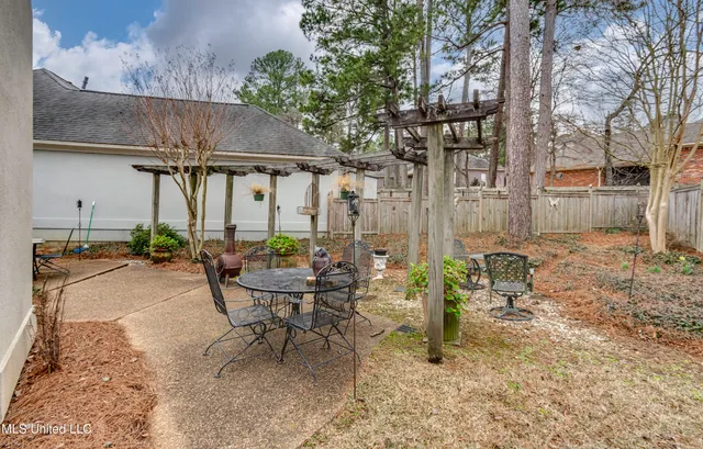 $370,000 | 221 Bayview Drive, Madison, MS 39110