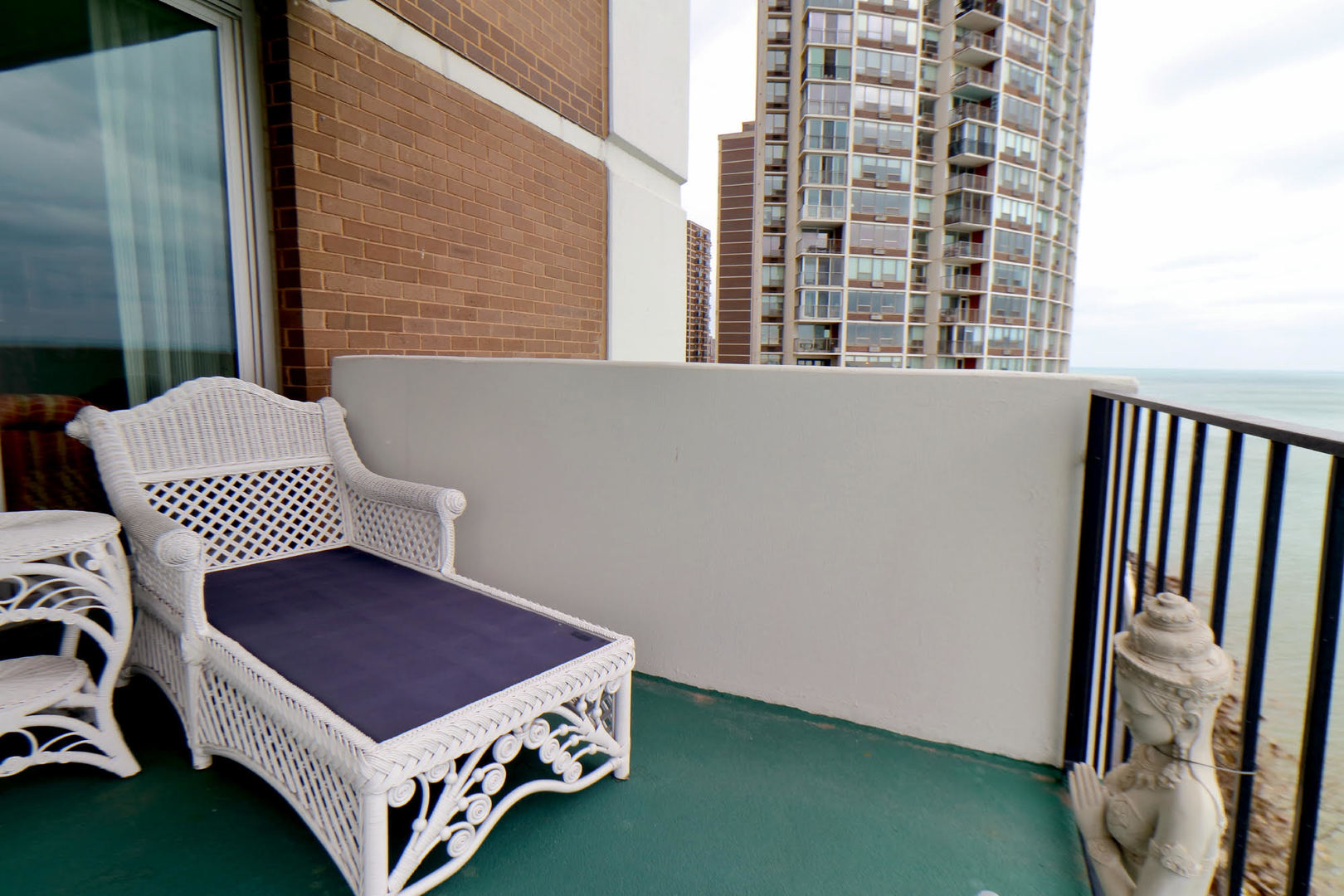 6033 North Sheridan Road, Unit 9B Chicago, IL 60660 - Photo 23 of 30 Gallery Image 23