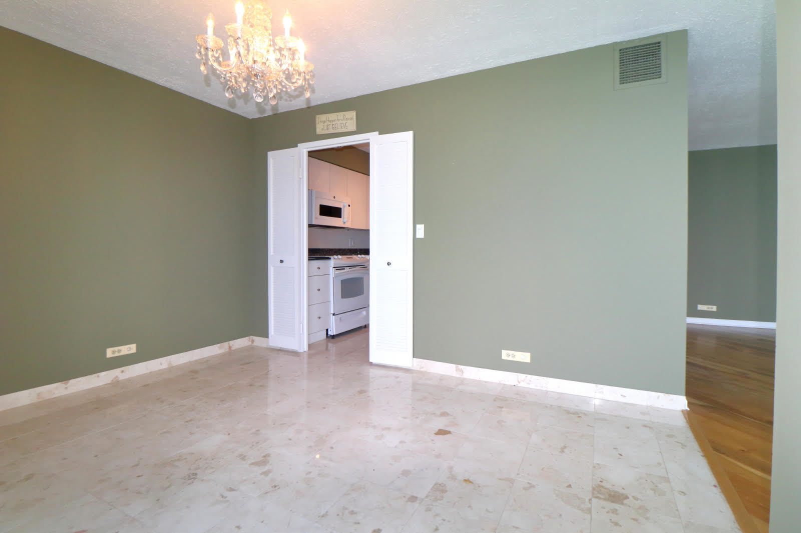 6033 North Sheridan Road, Unit 9B Chicago, IL 60660 - Photo 9 of 30 Gallery Image 9