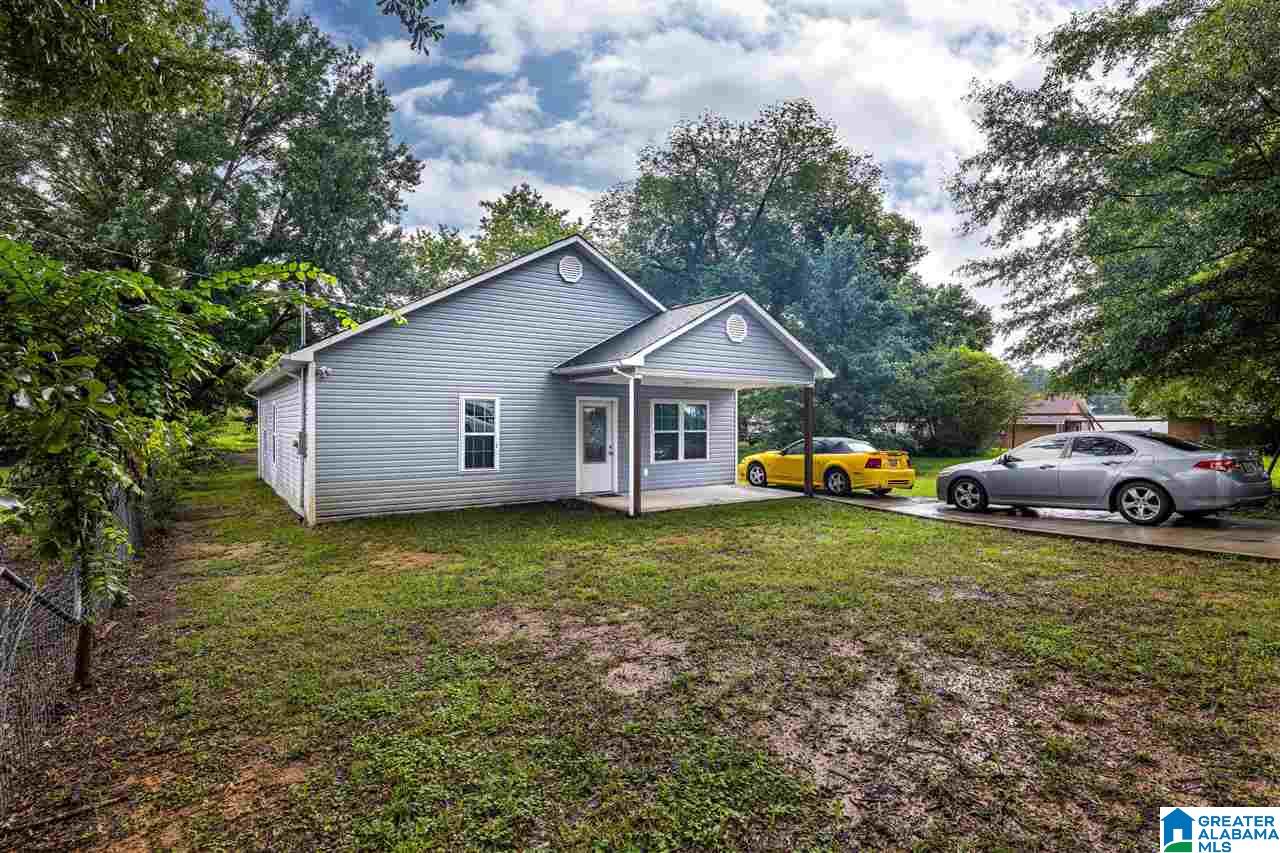 205 Hudson Avenue Oneonta, AL 35121 - Photo 2 of 23