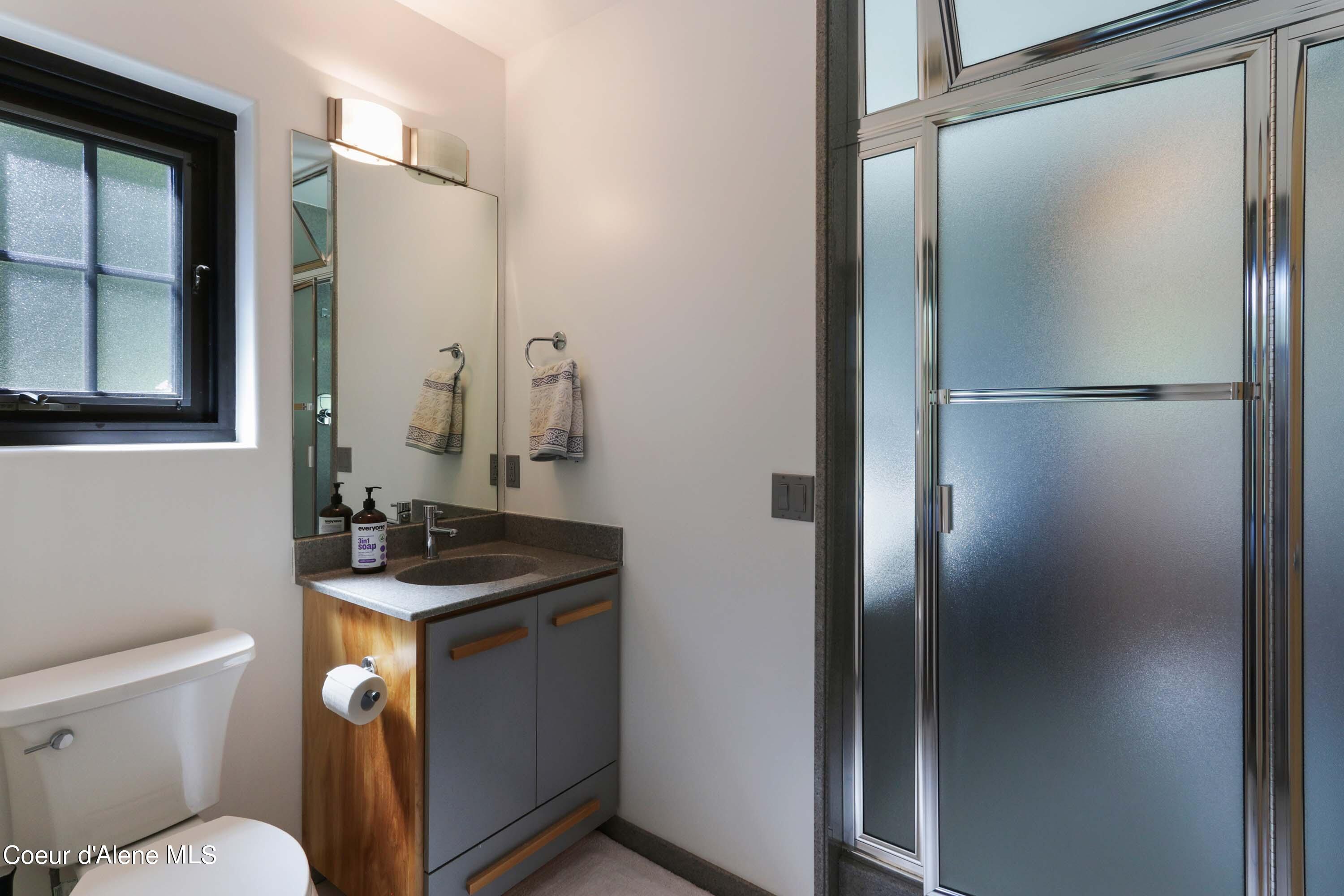 677 Telemark Road, Unit 1 Sandpoint, ID 83864 - Photo 21 of 49 Guest Suite Bathroom