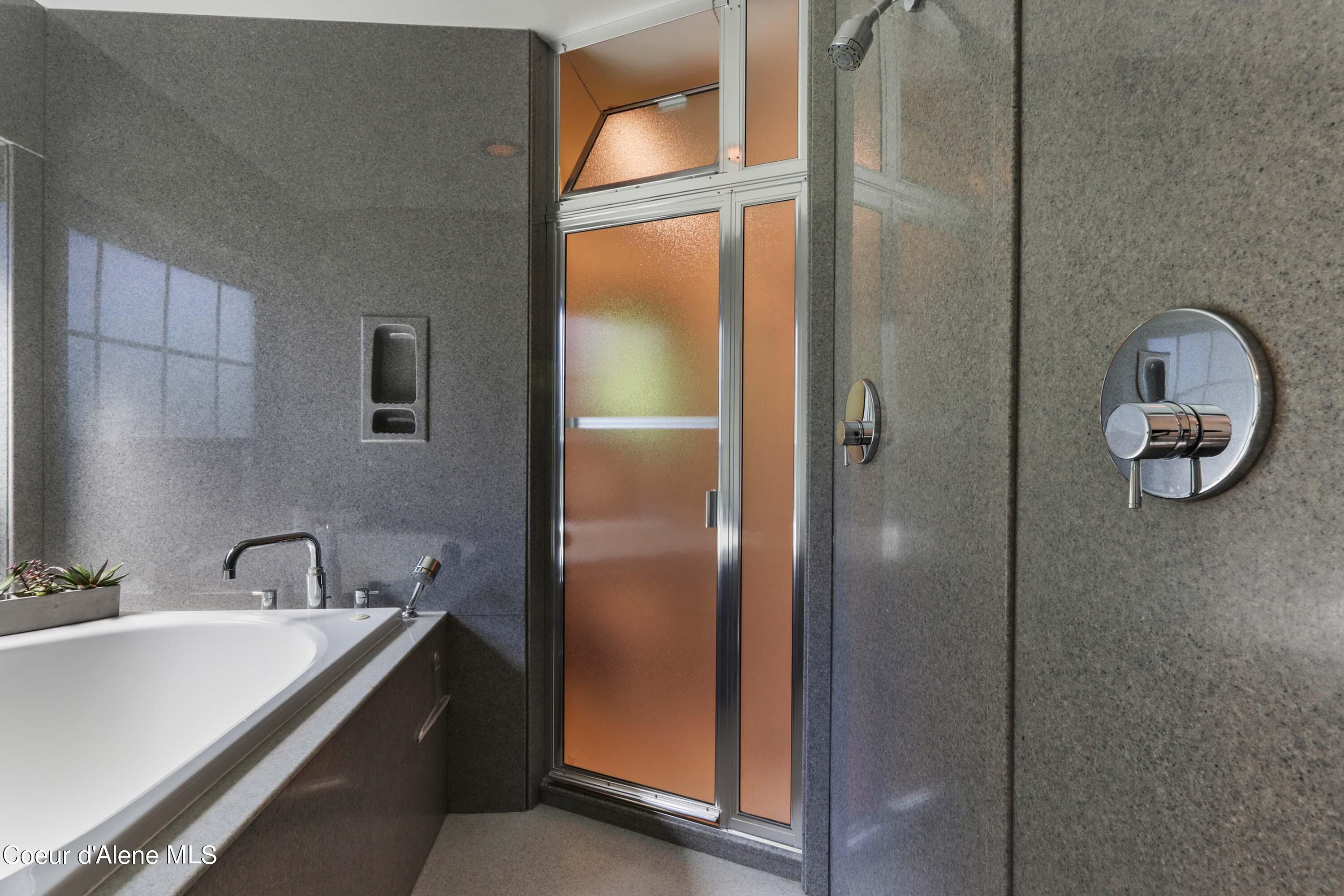 677 Telemark Road, Unit 1 Sandpoint, ID 83864 - Photo 22 of 49 Shared Shower from Guest Suite