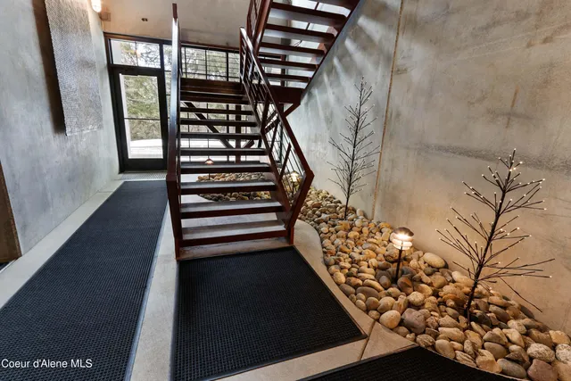 $939,000 | 677 Telemark Road, Unit 1, Sandpoint, ID 83864