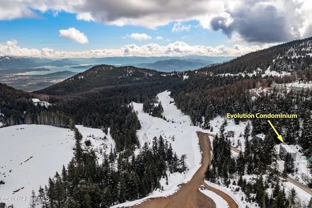 $939,000 | 677 Telemark Road, Unit 1, Sandpoint, ID 83864