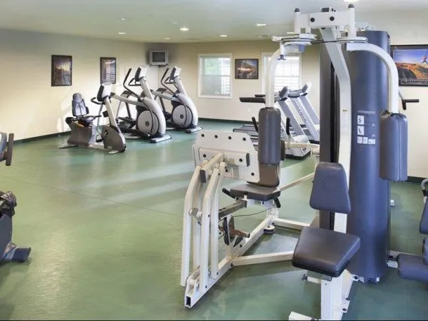 $1,965 | 25 Greenview Drive, Manchester, NH 03102