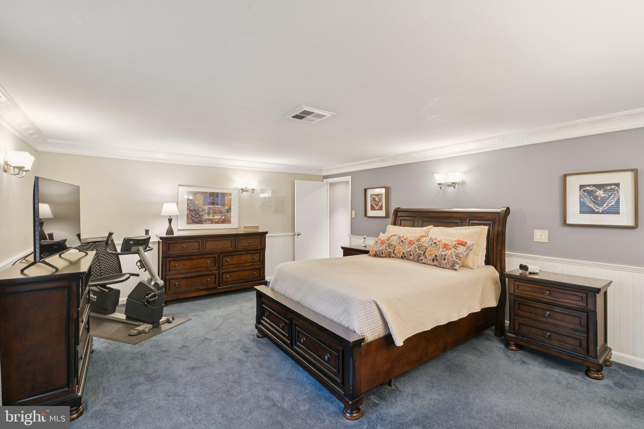 2315 Fairway Road Huntingdon Valley, PA 19006 - Photo 25 of 47 Primary Bedroom
