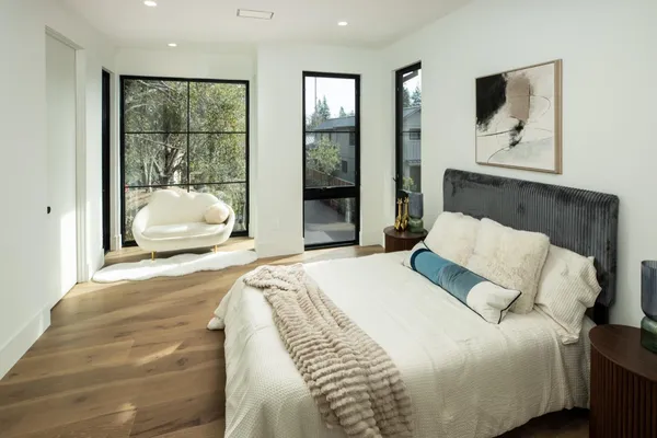 $8,800,000 | 1866 Valparaiso Avenue, Menlo Park, CA 94025