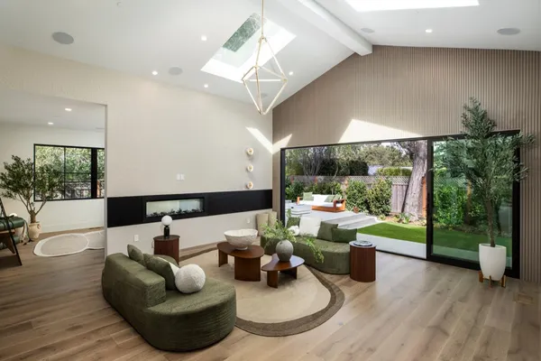 $8,800,000 | 1866 Valparaiso Avenue, Menlo Park, CA 94025
