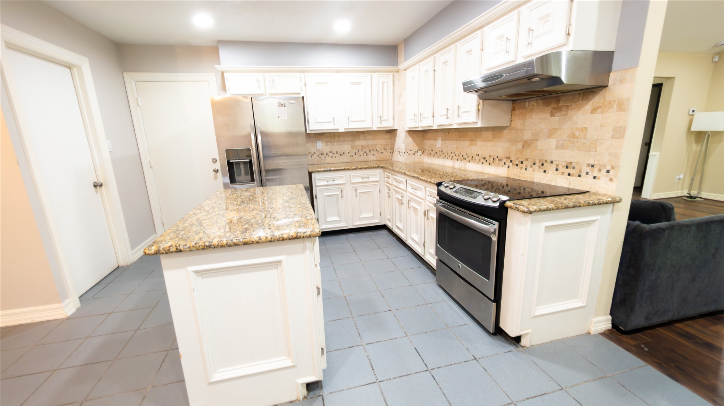 1915 Westlake Road Houston, TX 77062 - Photo 9 of 24 Kitchen