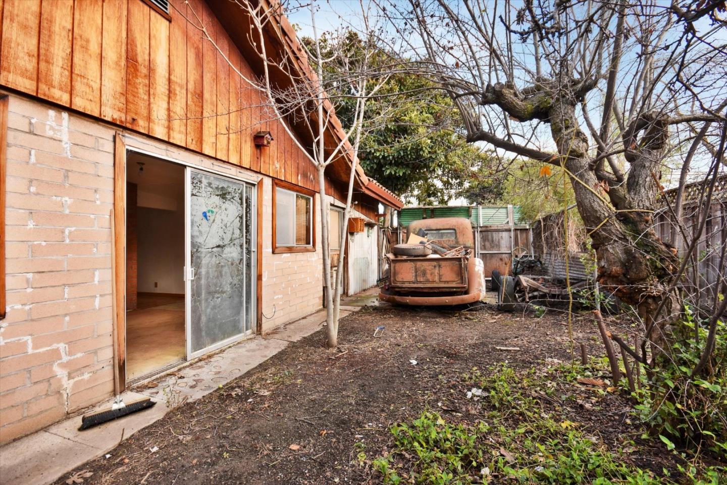 290 North Rengstorff Avenue Mountain View, CA 94043 - Photo 16 of 21