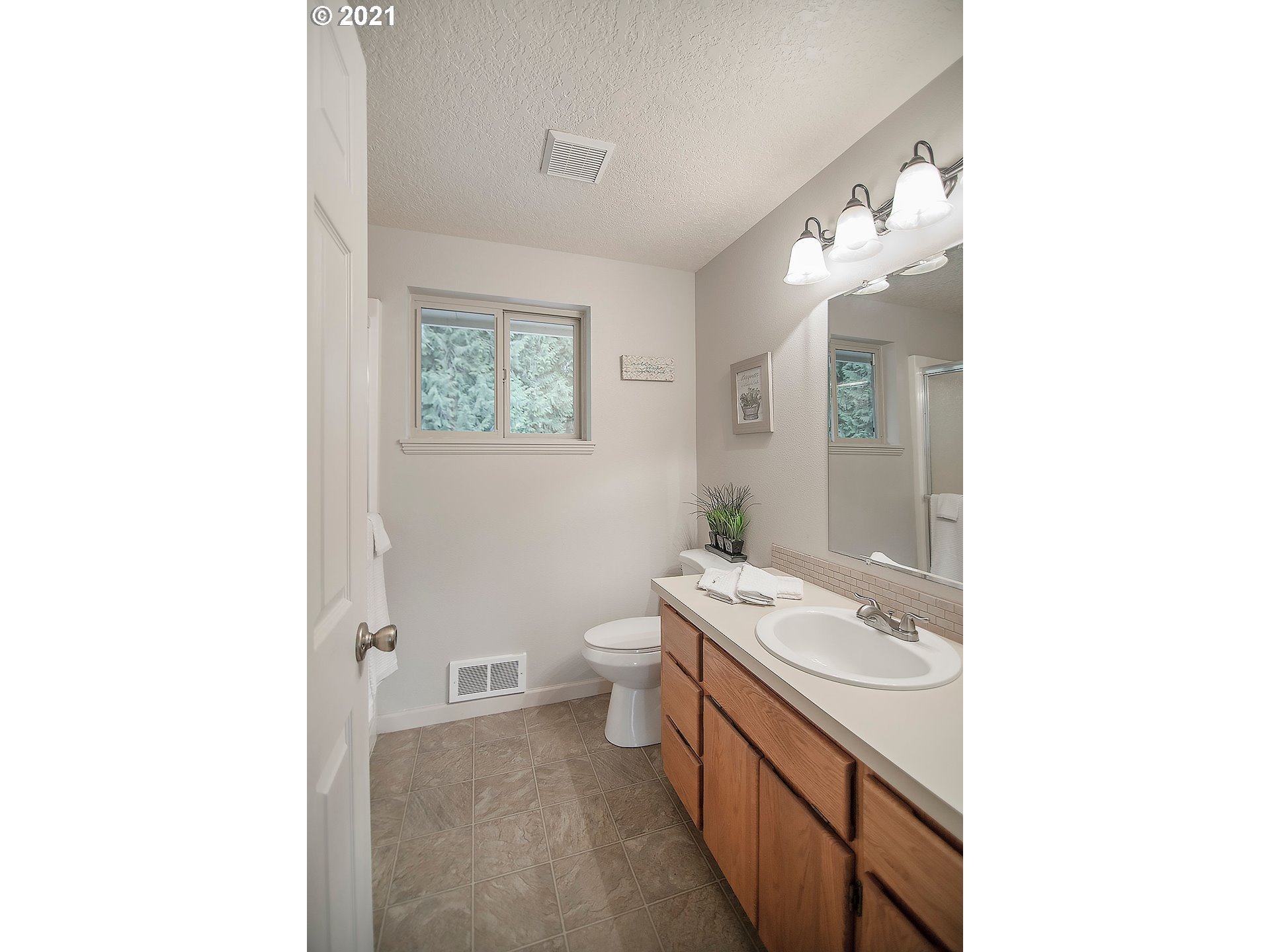 193 Derek Road Kelso, WA 98626 - Photo 26 of 32 Gallery Image 26