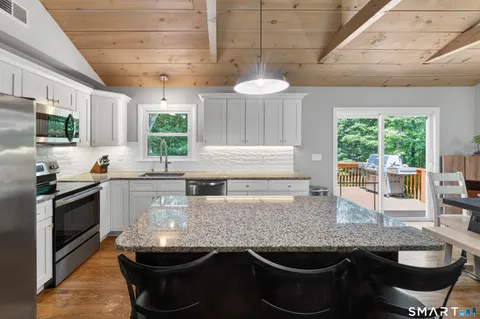 $610,000 | 14 Deerfield Drive, Newtown, CT 06482