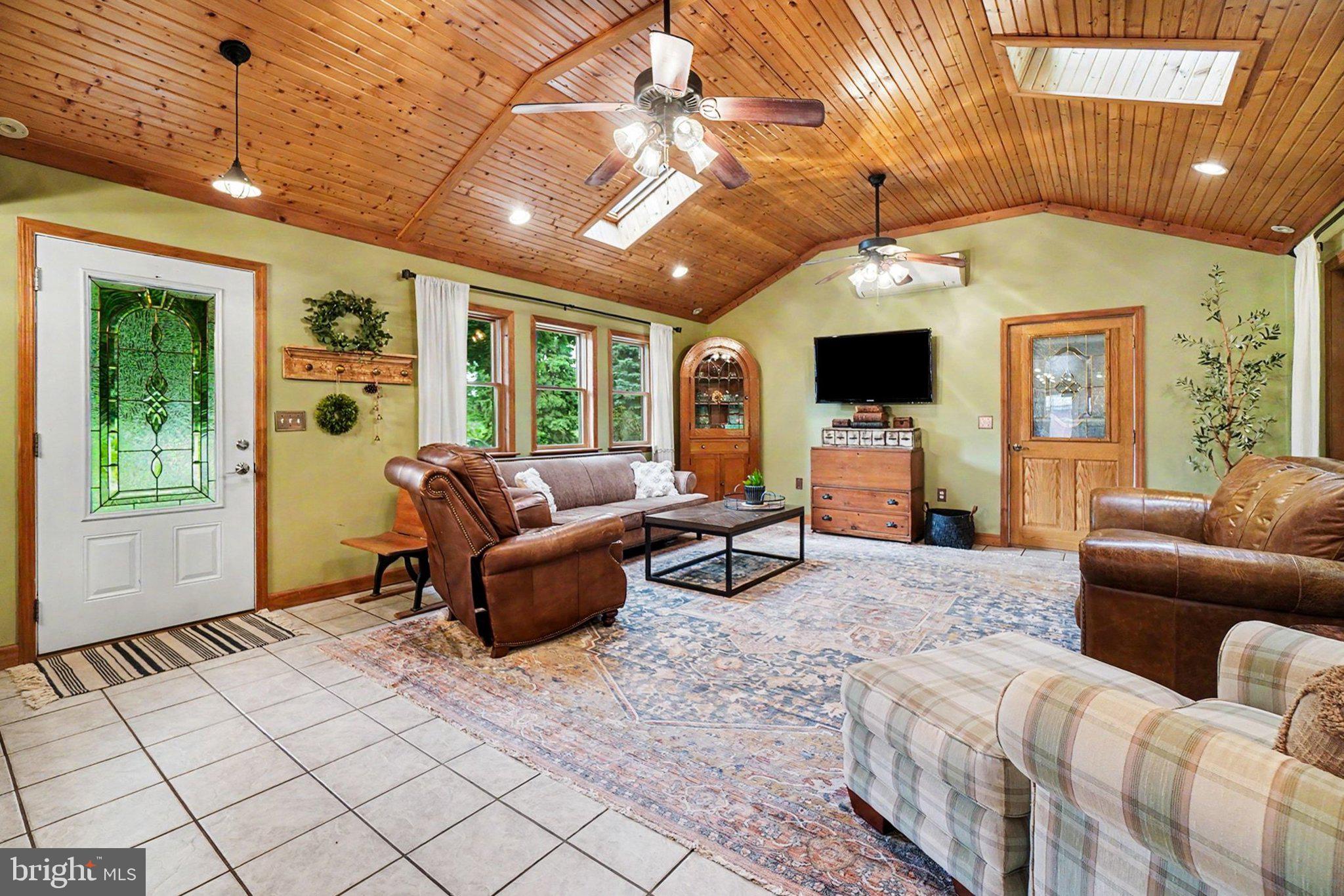 1021 Pine Stump Road Chambersburg, PA 17202 - Photo 4 of 45