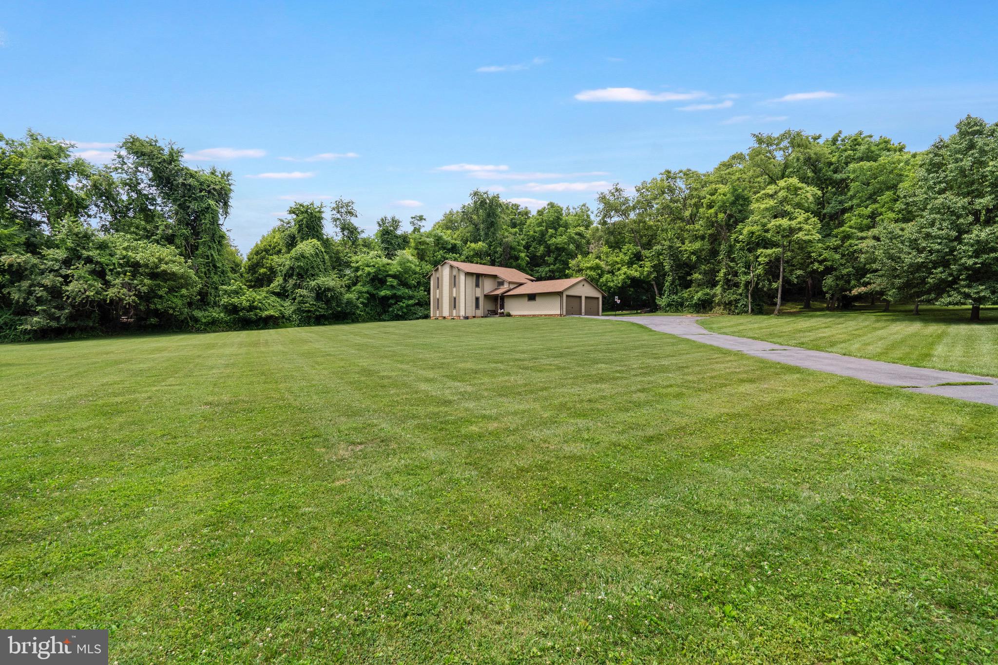 903 Colston Drive Falling Waters, WV 25419 - Photo 5 of 46