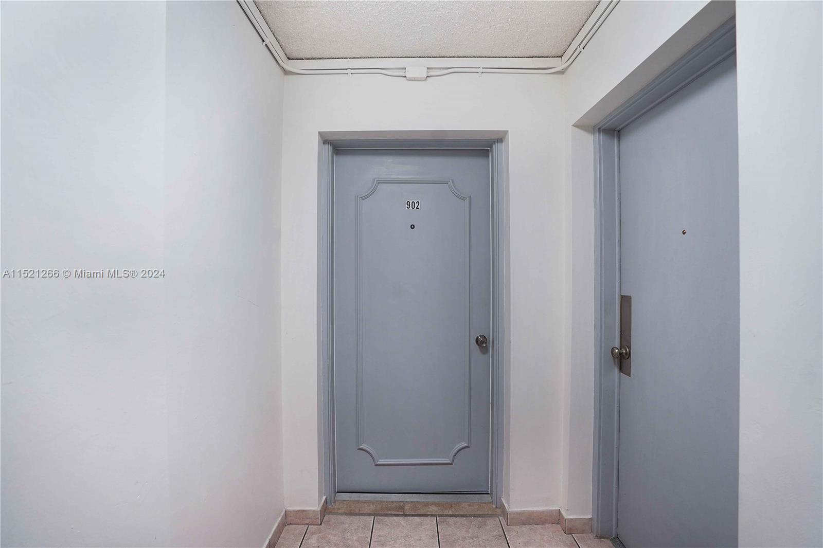 245 18th Street, Unit 902 Miami Beach, FL 33139 - Photo 14 of 54 a view of a small space
