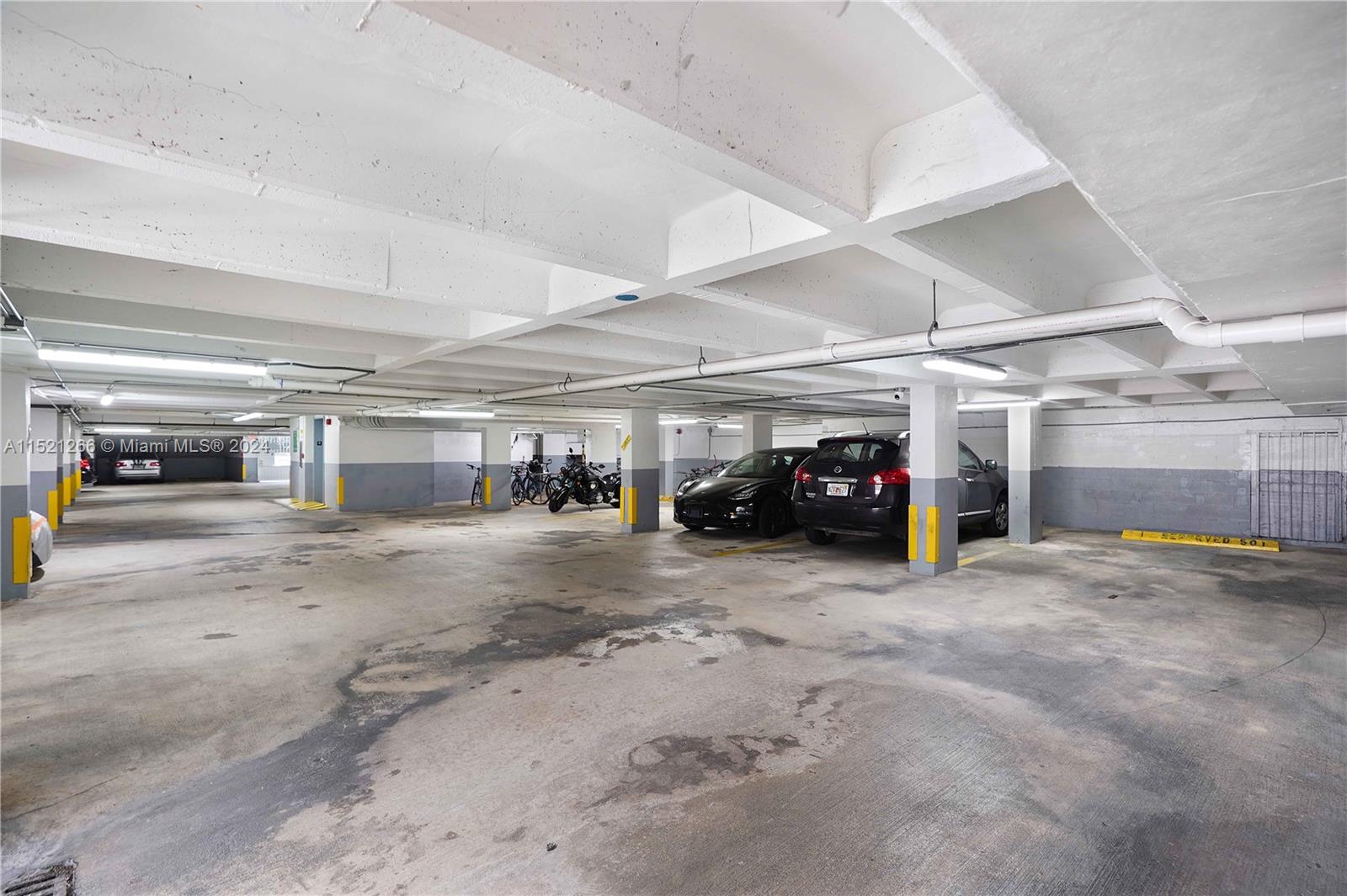 245 18th Street, Unit 902 Miami Beach, FL 33139 - Photo 54 of 54 a view of parking area