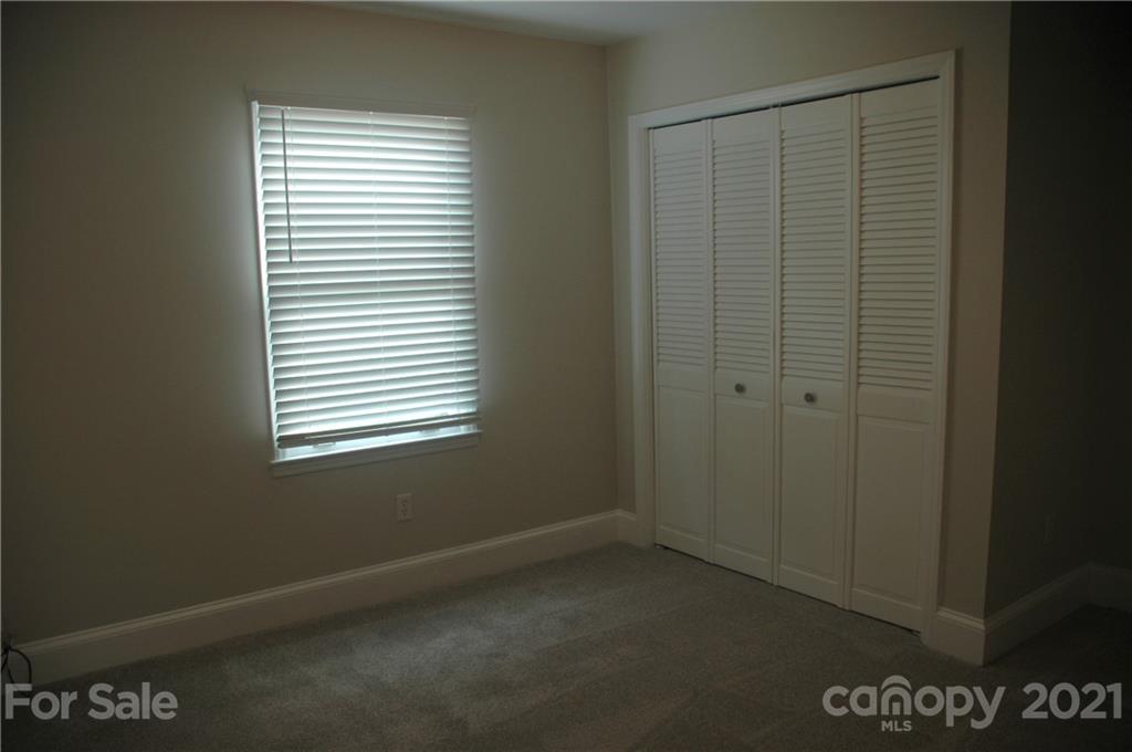 521 Gray Drive Charlotte, NC 28213 - Photo 11 of 34